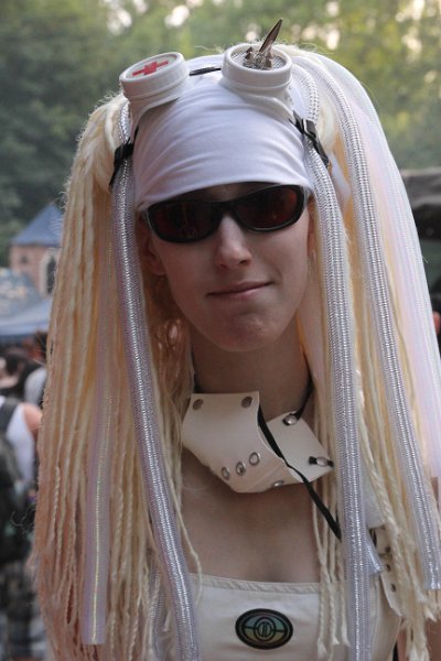 IMG_8256.JPG - Heidnisches Dorf am Torhaus Dölitz – die Sonne lockt viele Besucher auf den Mittelaltermarkt