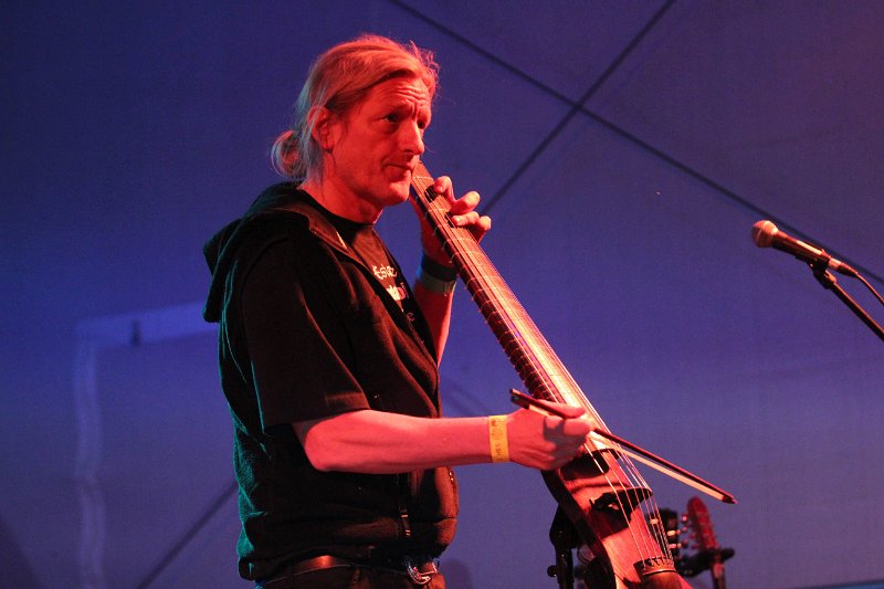 IMG_6986.JPG - Qntal aus München vereinen mittelalterliches Instrumentarium mit moderner Elektronik. So bekommt die Folklore aus mehreren Jahrhunderten einen neuen Reiz.