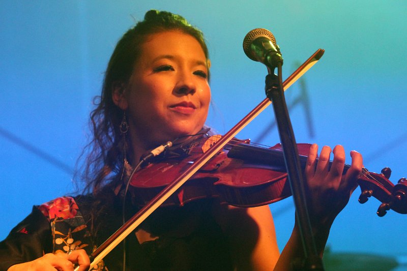 IMG_7157.JPG - Qntal aus München vereinen mittelalterliches Instrumentarium mit moderner Elektronik. So bekommt die Folklore aus mehreren Jahrhunderten einen neuen Reiz.