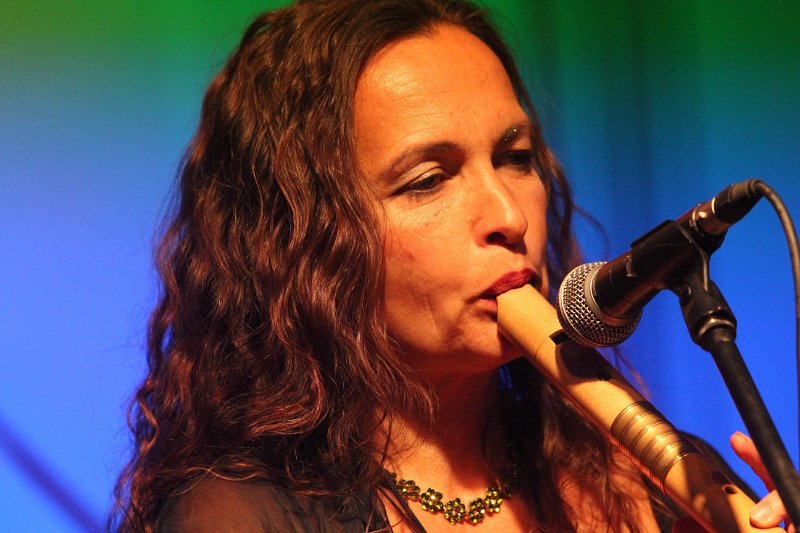 IMG_7200.JPG - Qntal aus München vereinen mittelalterliches Instrumentarium mit moderner Elektronik. So bekommt die Folklore aus mehreren Jahrhunderten einen neuen Reiz.