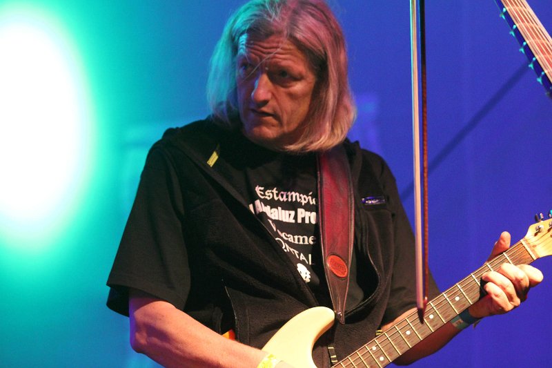 IMG_7288.JPG - Qntal aus München vereinen mittelalterliches Instrumentarium mit moderner Elektronik. So bekommt die Folklore aus mehreren Jahrhunderten einen neuen Reiz.