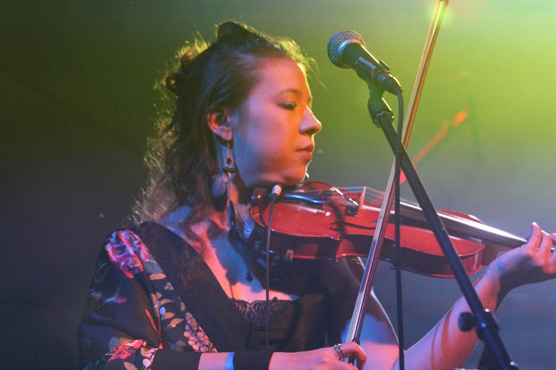 IMG_7431.JPG - Qntal aus München vereinen mittelalterliches Instrumentarium mit moderner Elektronik. So bekommt die Folklore aus mehreren Jahrhunderten einen neuen Reiz.