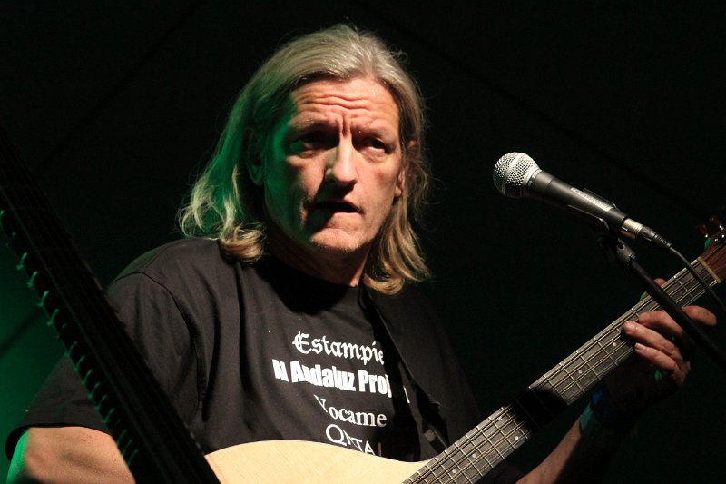 IMG_7518.JPG - Qntal aus München vereinen mittelalterliches Instrumentarium mit moderner Elektronik. So bekommt die Folklore aus mehreren Jahrhunderten einen neuen Reiz.