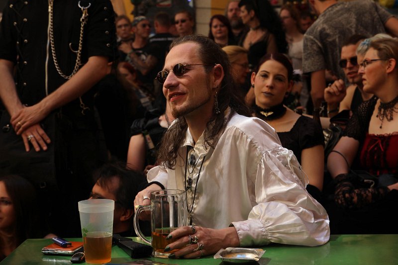 IMG_5887.JPG - In der Sixtina lauschen die Besucher den sanften Klängen vom Lamda – Mareike Greb und Carsten Hundt, Gesang und Kontrabass